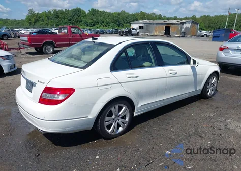 2010 Mercedes-Benz C 300 Luxury 4Matic/Sport 4Matic из США, поврежденный, VIN WDDGF8BB6AF462934